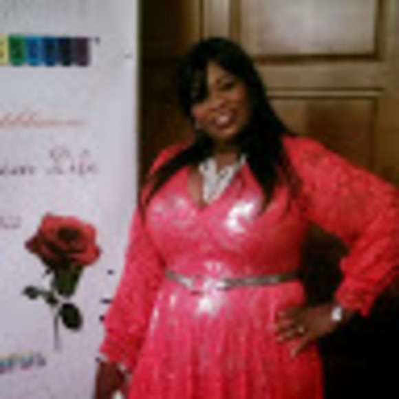 Meet your Posher, Davina - Picture 1 of 1